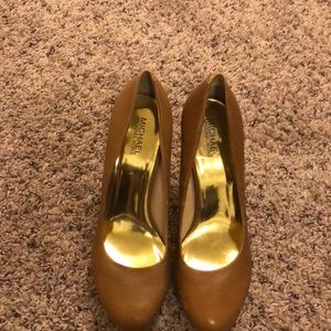 Michael Kors pumps in size 10M